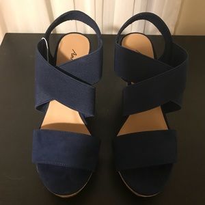 NEW Blue Wooded Wedges 👡